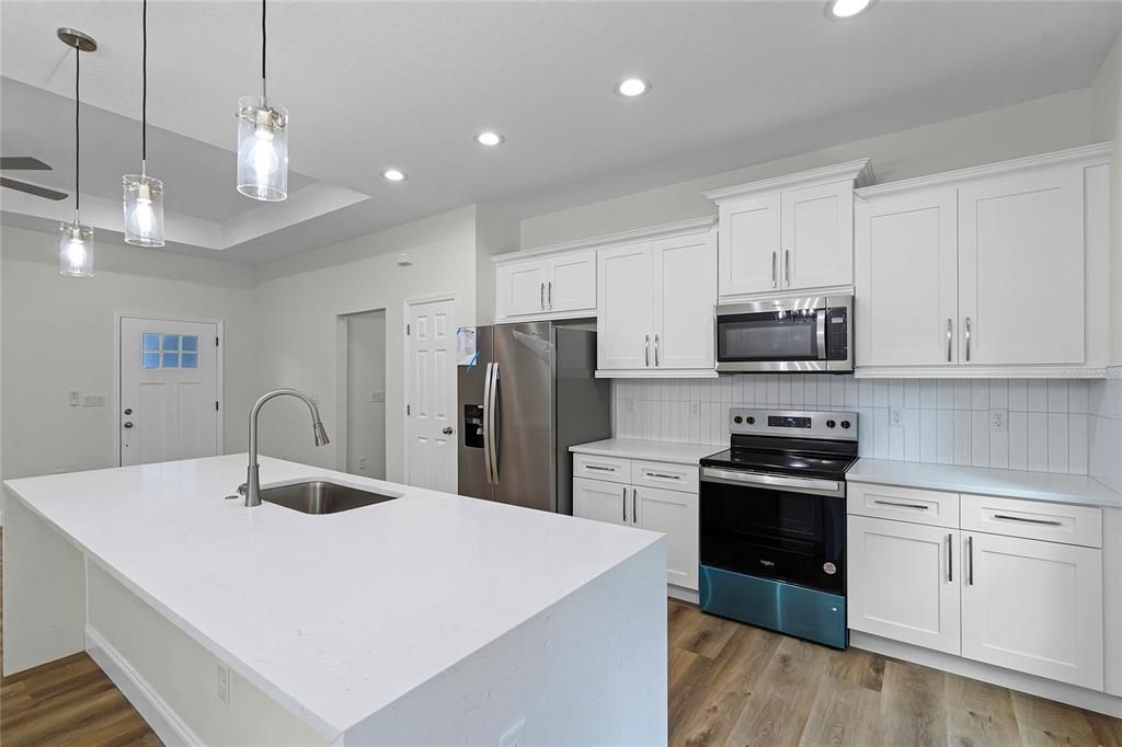 Active With Contract: $319,900 (3 beds, 2 baths, 1317 Square Feet)