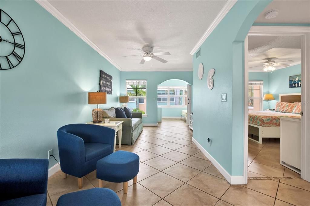 For Sale: $397,500 (1 beds, 1 baths, 735 Square Feet)