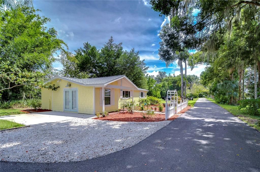 Studio w/ French doors to open patio