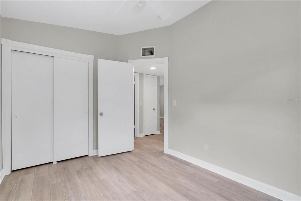 Active With Contract: $398,000 (2 beds, 1 baths, 1014 Square Feet)