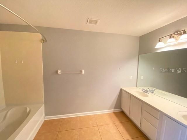 For Rent: $2,095 (3 beds, 2 baths, 1687 Square Feet)