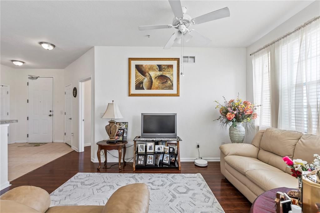 For Sale: $224,500 (2 beds, 2 baths, 1261 Square Feet)