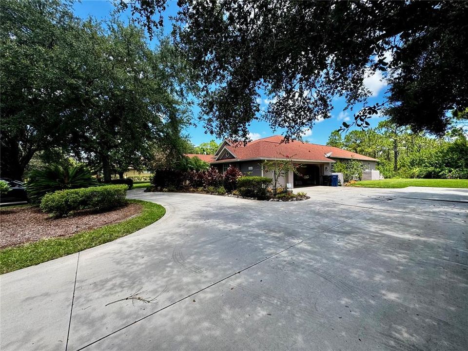 For Sale: $919,000 (4 beds, 3 baths, 2909 Square Feet)