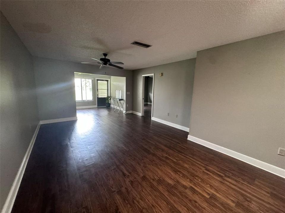 For Rent: $1,950 (2 beds, 2 baths, 1150 Square Feet)