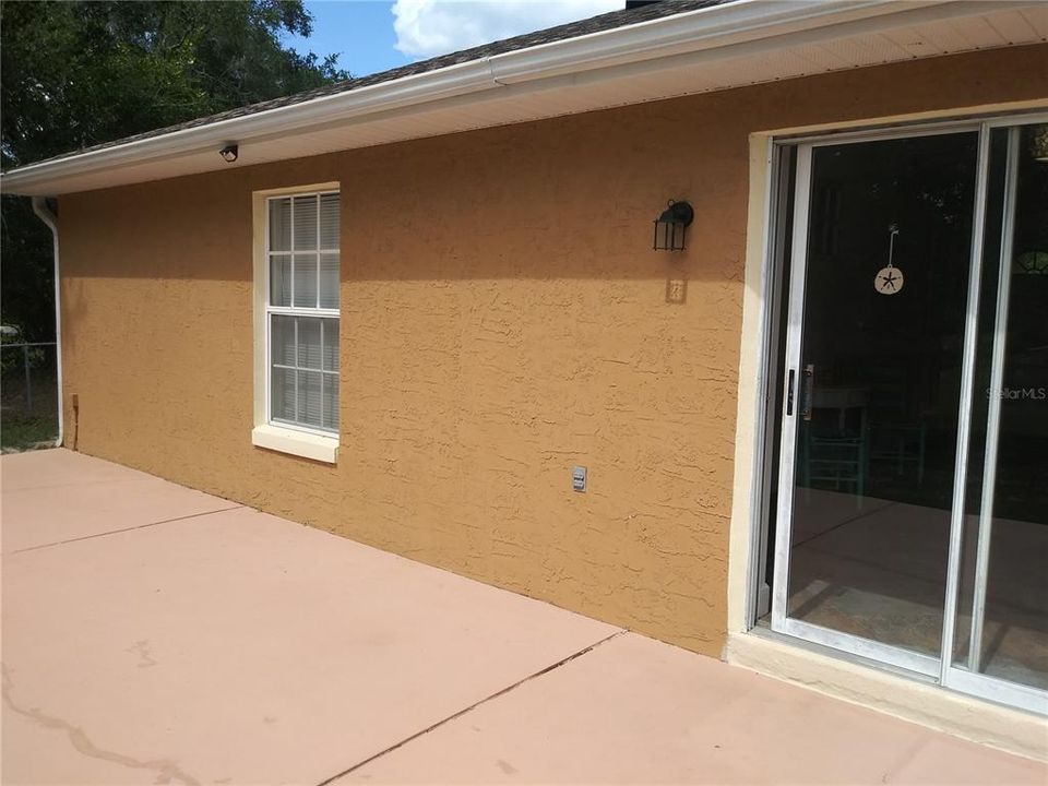 For Rent: $1,795 (3 beds, 2 baths, 1100 Square Feet)