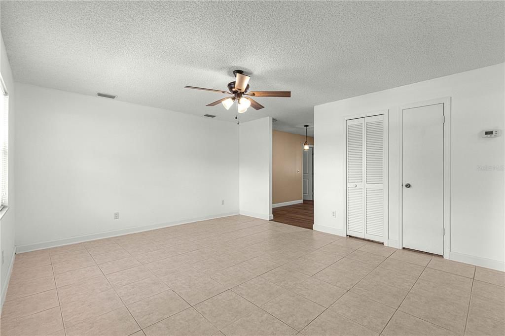 Active With Contract: $189,800 (2 beds, 1 baths, 840 Square Feet)