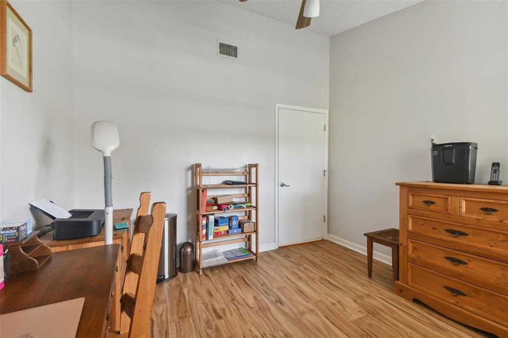 For Sale: $285,000 (2 beds, 2 baths, 1200 Square Feet)