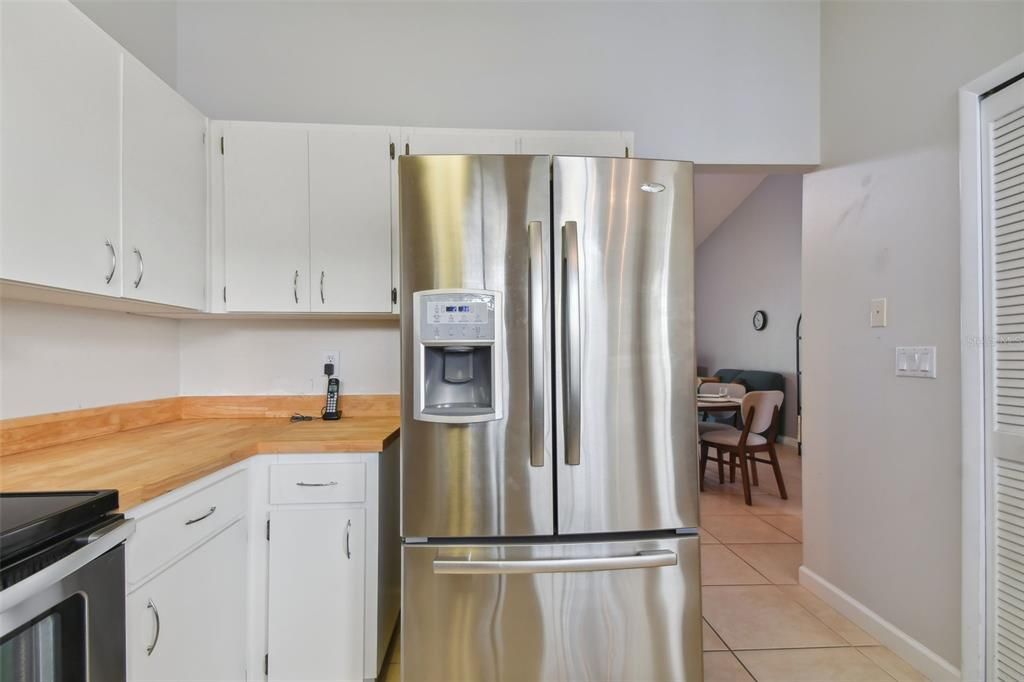 For Sale: $285,000 (2 beds, 2 baths, 1200 Square Feet)