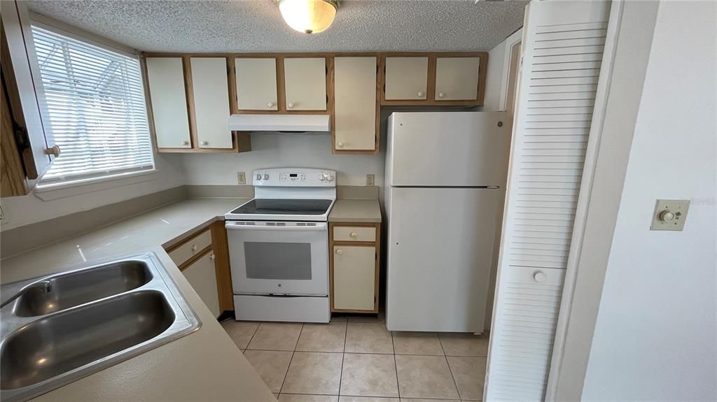 For Rent: $1,150 (1 beds, 1 baths, 660 Square Feet)