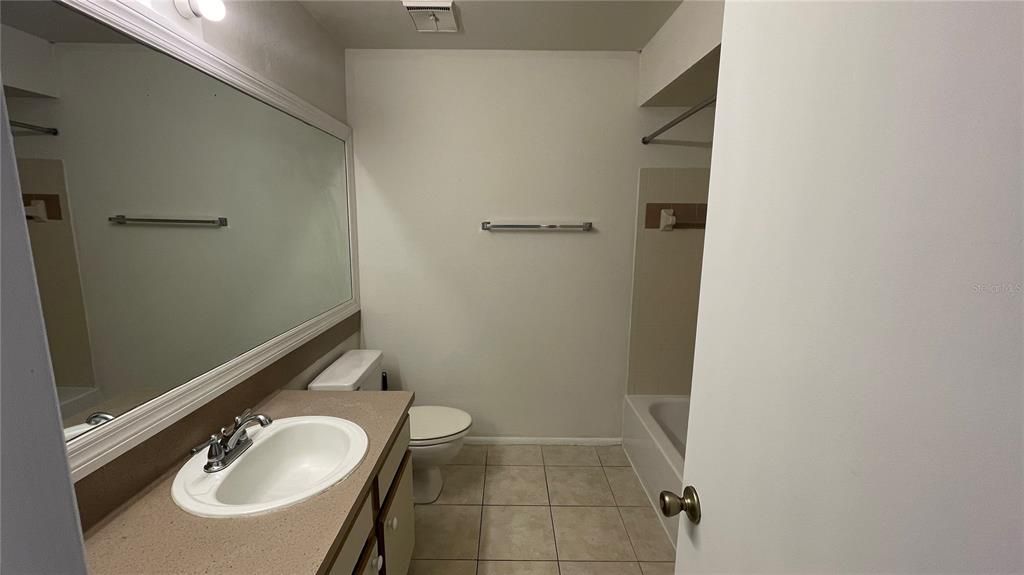 For Rent: $1,150 (1 beds, 1 baths, 660 Square Feet)