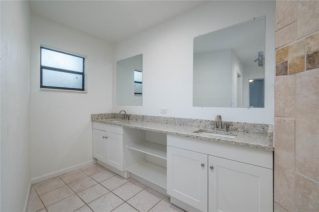 For Sale: $275,000 (3 beds, 2 baths, 1476 Square Feet)