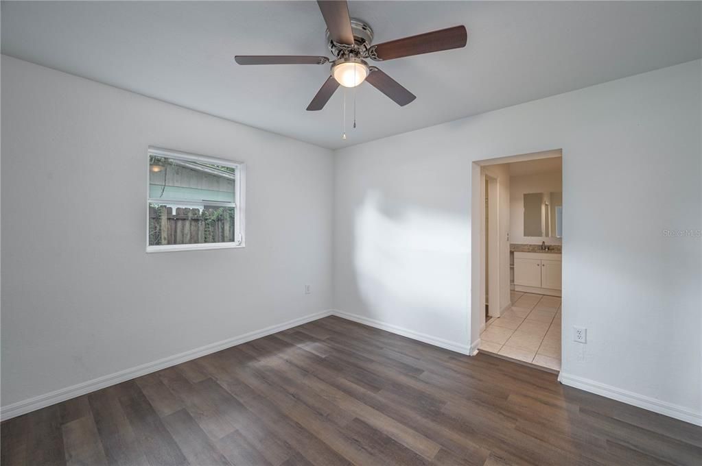 For Sale: $275,000 (3 beds, 2 baths, 1476 Square Feet)