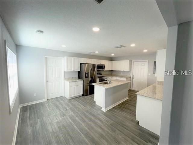 For Rent: $1,995 (4 beds, 2 baths, 1592 Square Feet)