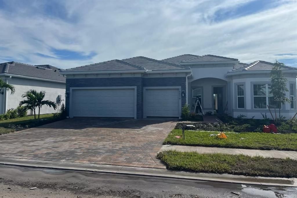 Recently Sold: $1,080,654 (3 beds, 3 baths, 2513 Square Feet)