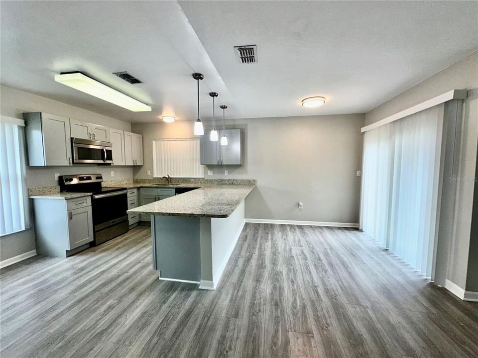 For Rent: $1,799 (2 beds, 2 baths, 1038 Square Feet)