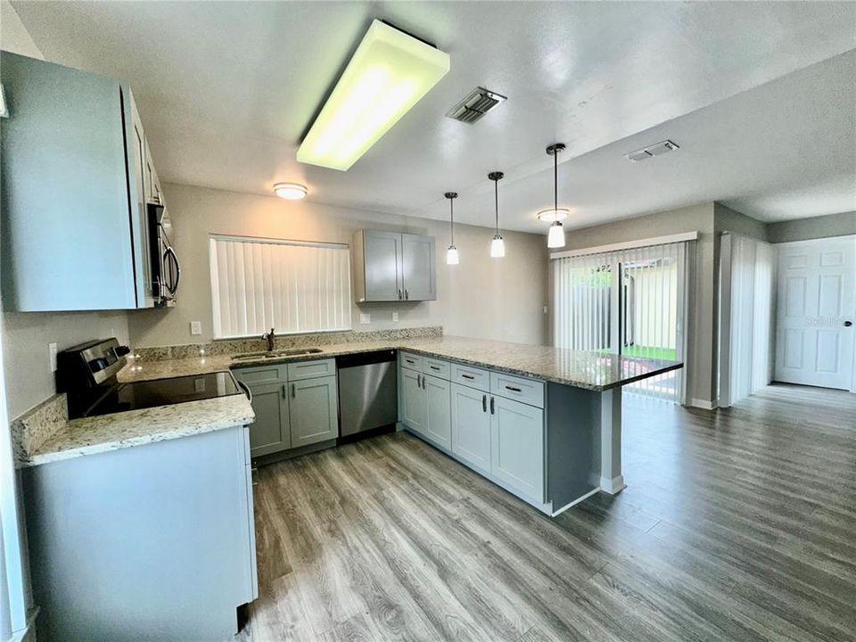 For Rent: $1,750 (2 beds, 2 baths, 1038 Square Feet)