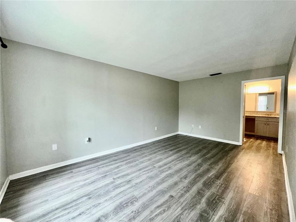 For Rent: $1,750 (2 beds, 2 baths, 1038 Square Feet)