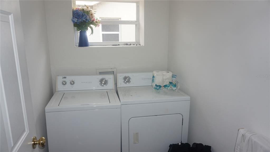 For Rent: $1,700 (3 beds, 2 baths, 1301 Square Feet)