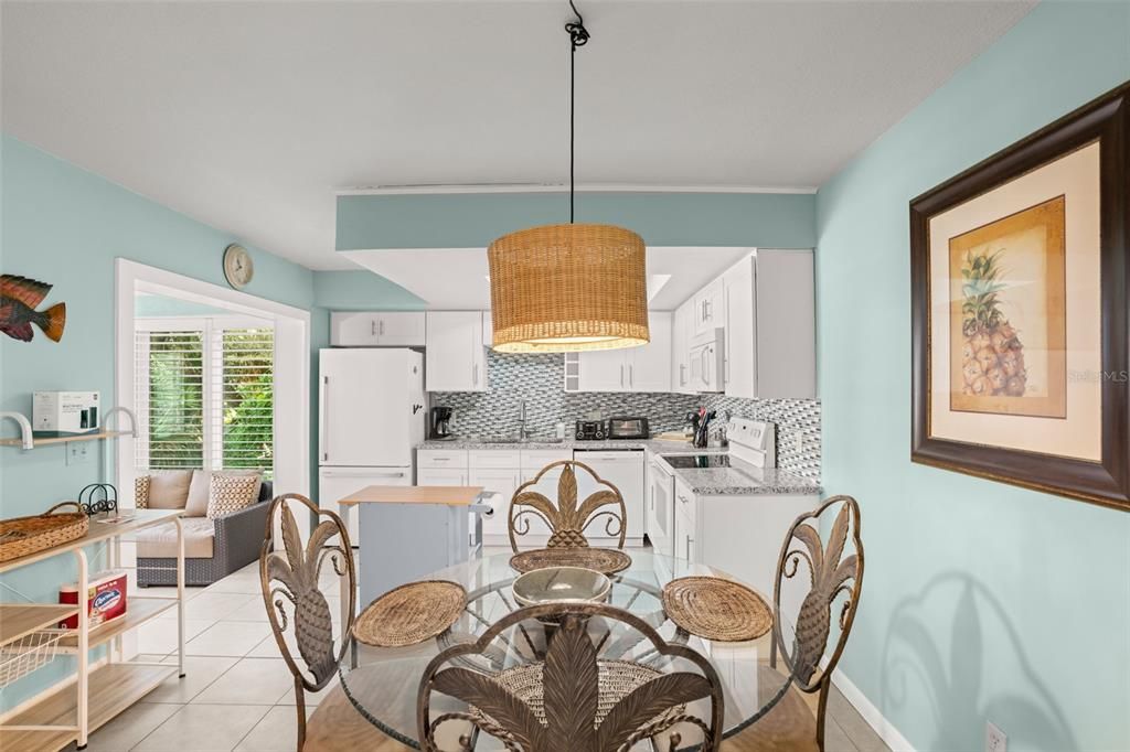 For Sale: $399,000 (2 beds, 2 baths, 1298 Square Feet)