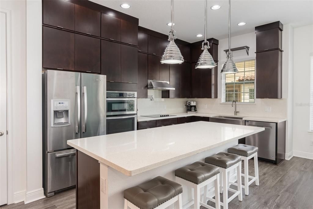 Kitchen with large island