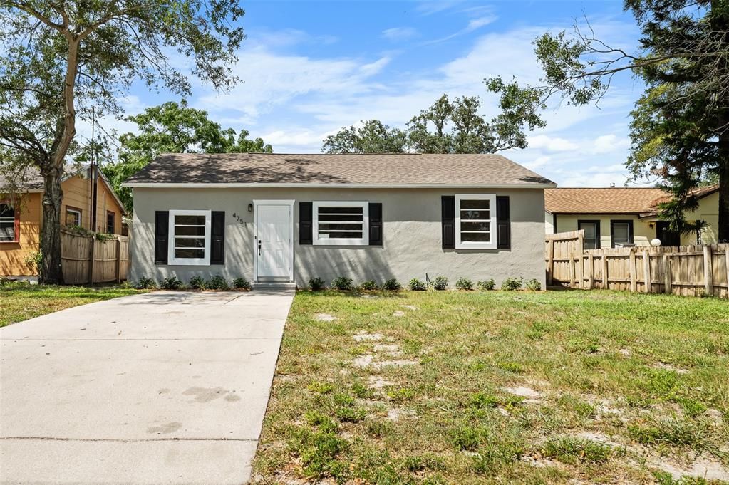 Active With Contract: $290,000 (3 beds, 1 baths, 988 Square Feet)