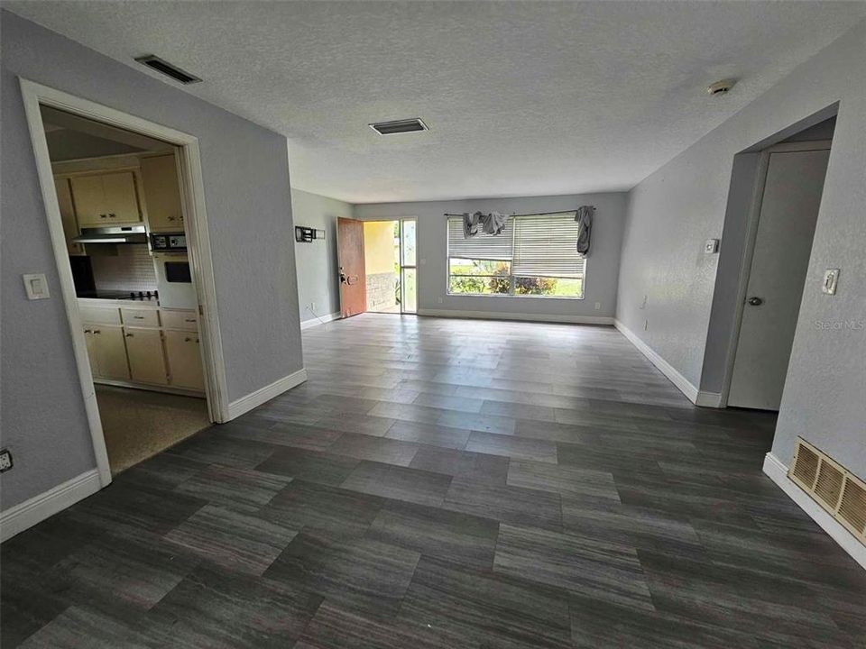 For Rent: $2,600 (2 beds, 2 baths, 1691 Square Feet)