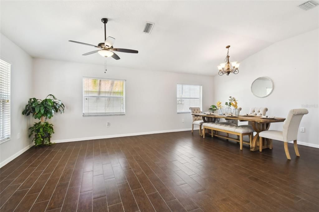 For Sale: $385,000 (3 beds, 2 baths, 2044 Square Feet)