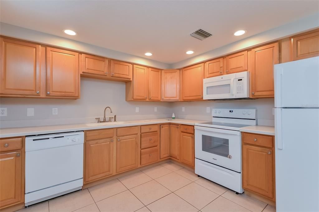 For Rent: $2,240 (3 beds, 2 baths, 1300 Square Feet)