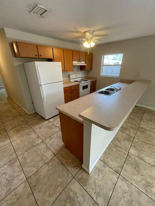 For Rent: $2,100 (3 beds, 2 baths, 1152 Square Feet)