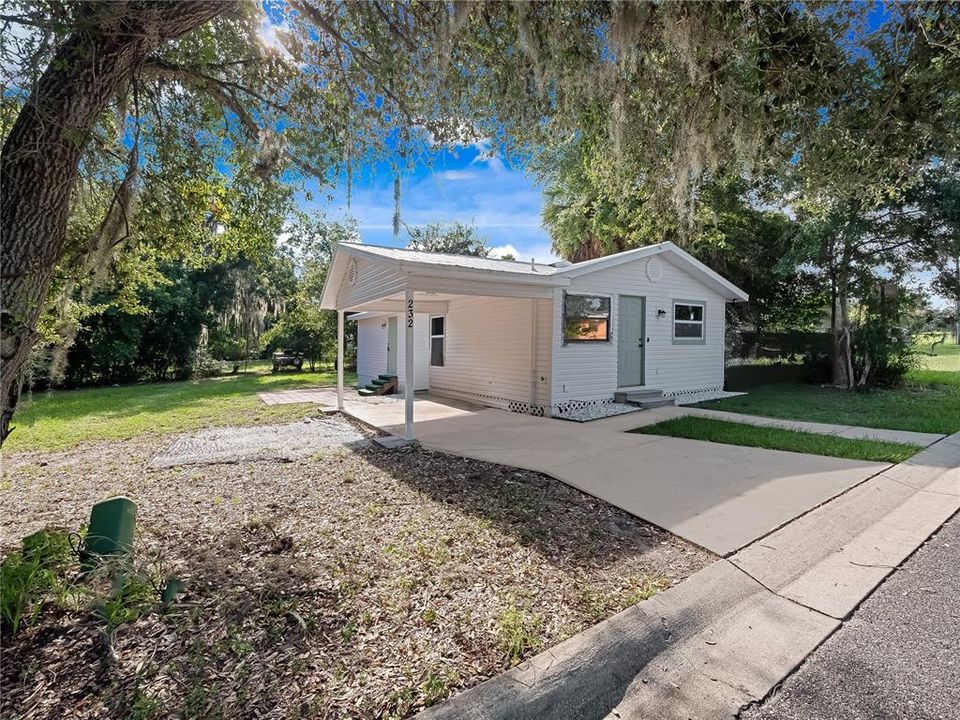 Active With Contract: $200,000 (3 beds, 1 baths, 840 Square Feet)