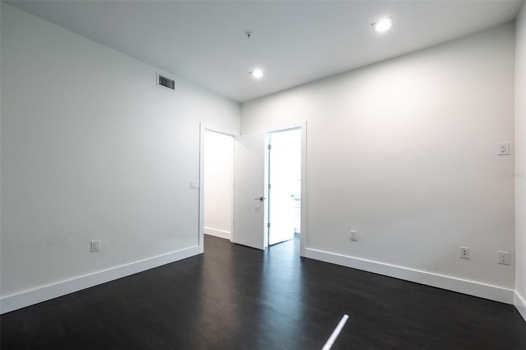 For Sale: $495,000 (2 beds, 2 baths, 1640 Square Feet)