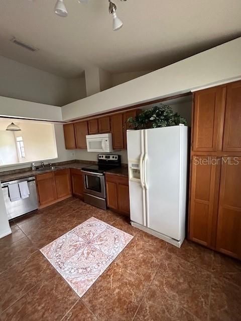 В аренду: $1,895 (2 спален, 2 ванн, 1068 Квадратных фут)