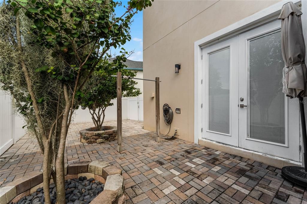 Active With Contract: $550,000 (3 beds, 4 baths, 2542 Square Feet)