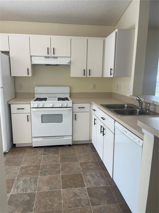 For Rent: $2,195 (4 beds, 2 baths, 1342 Square Feet)