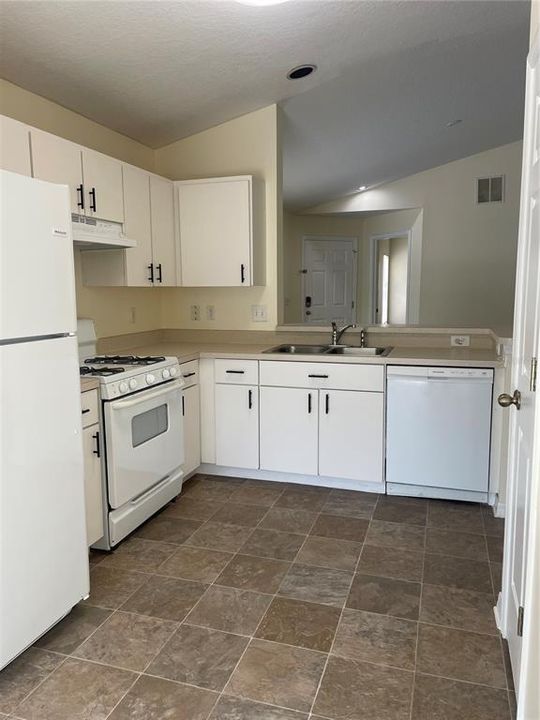 For Rent: $2,195 (4 beds, 2 baths, 1342 Square Feet)