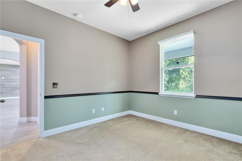 Upstairs Bedroom 2 w/ Walk in Closet