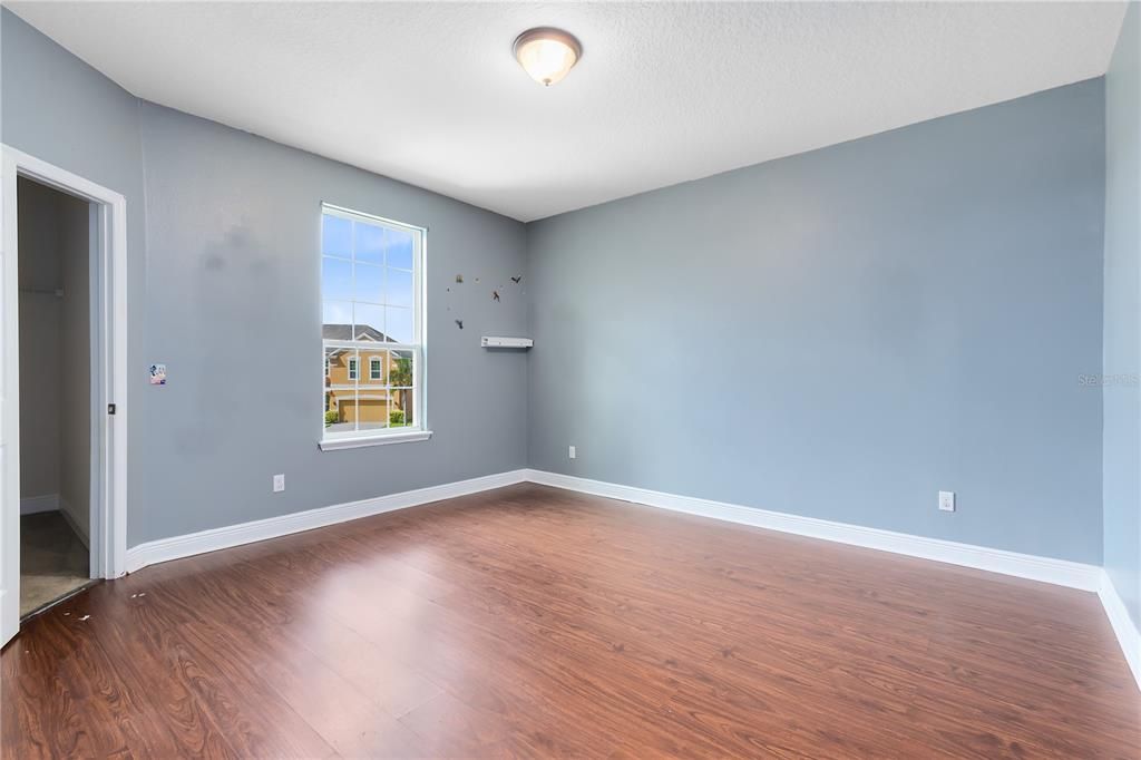 Upstairs Bedroom 4 w/ Walk in Closet