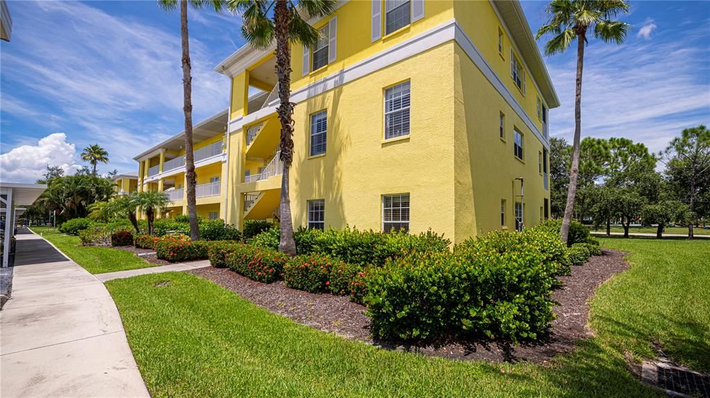 Super end condo with an expansive, lush lawn view.