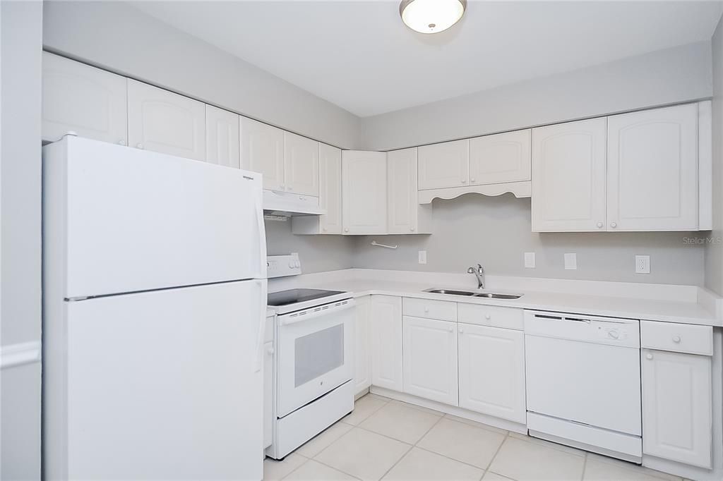 For Rent: $2,570 (3 beds, 2 baths, 1150 Square Feet)