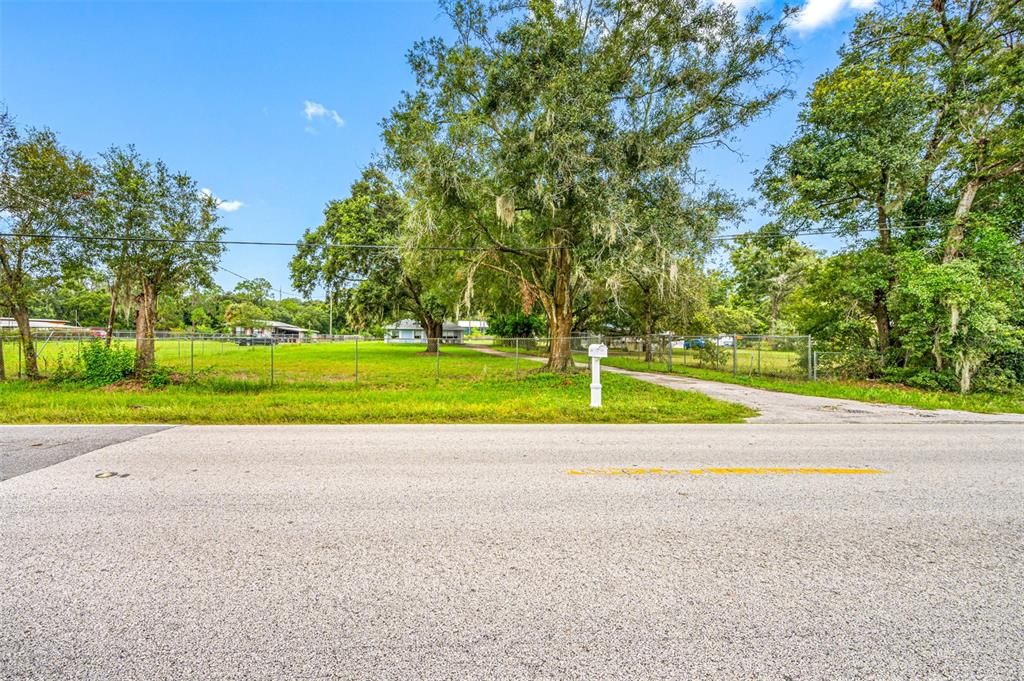 Active With Contract: $369,000 (3 beds, 2 baths, 1283 Square Feet)