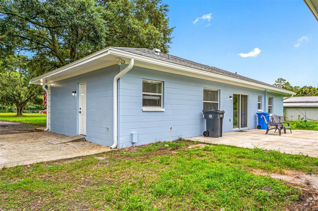 Active With Contract: $369,000 (3 beds, 2 baths, 1283 Square Feet)