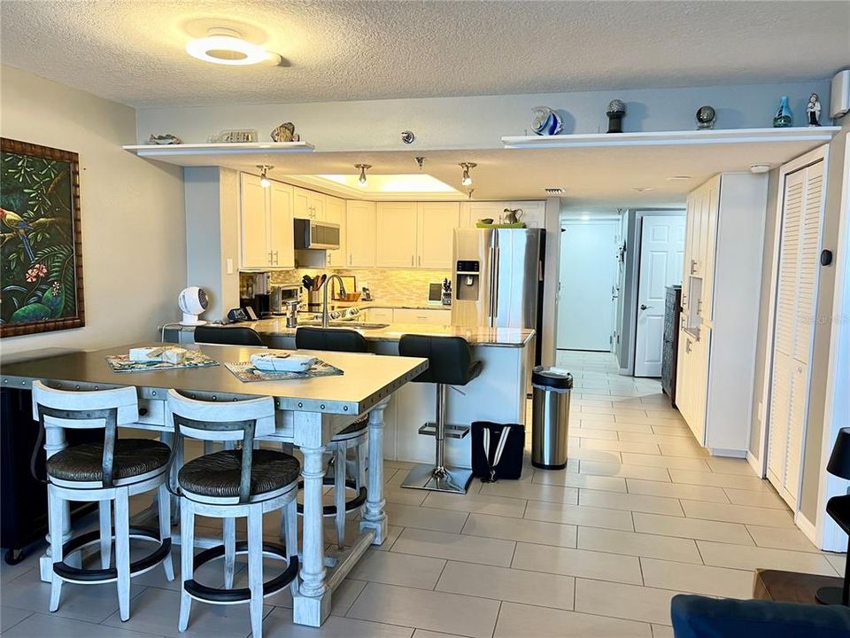 For Rent: $2,900 (2 beds, 2 baths, 1236 Square Feet)