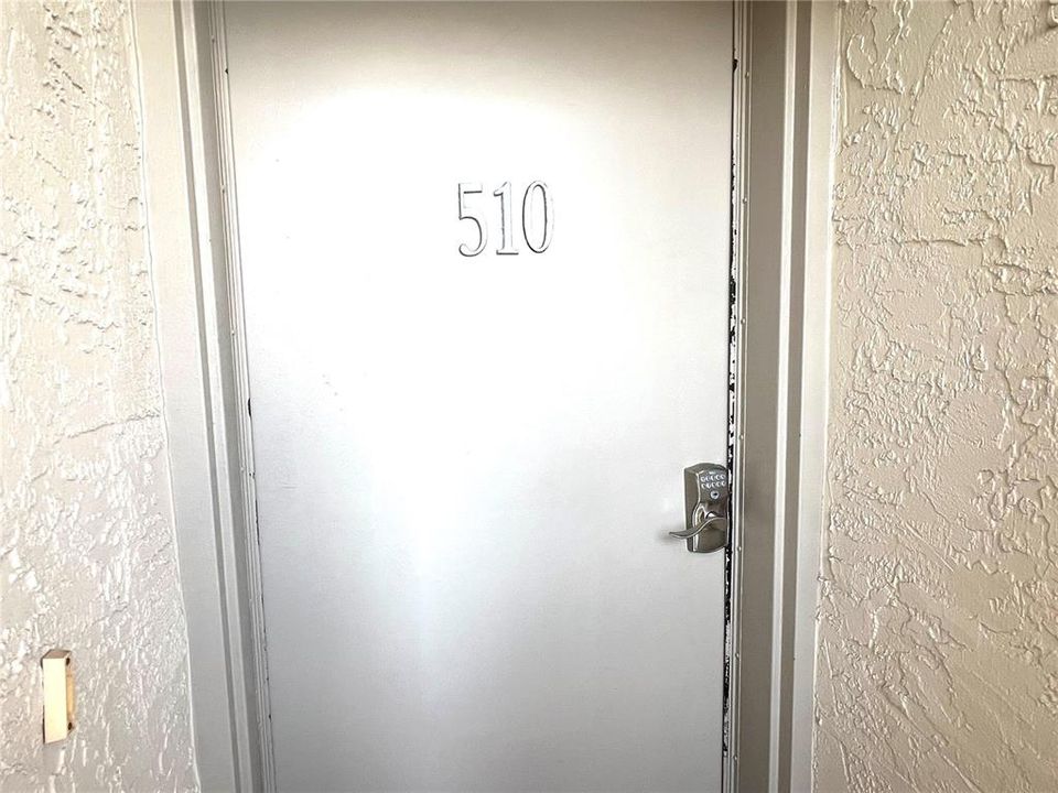 For Rent: $2,900 (2 beds, 2 baths, 1236 Square Feet)