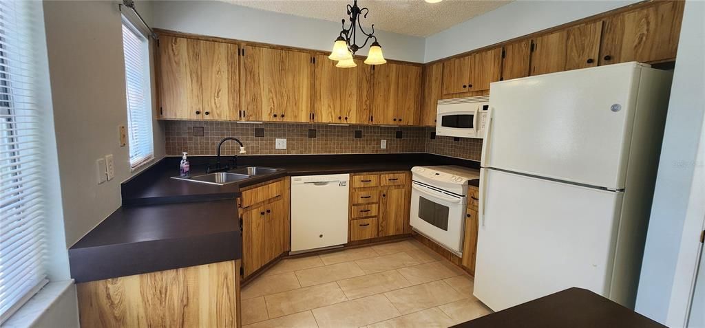 For Rent: $2,250 (3 beds, 2 baths, 1680 Square Feet)