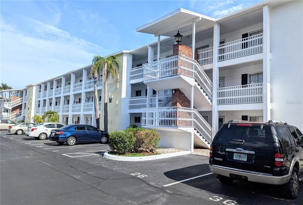 Active With Contract: $155,000 (2 beds, 2 baths, 862 Square Feet)