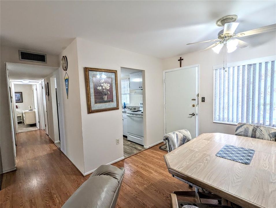 Active With Contract: $155,000 (2 beds, 2 baths, 862 Square Feet)