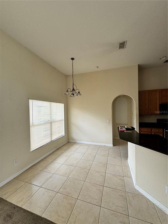 For Rent: $2,350 (4 beds, 2 baths, 2466 Square Feet)