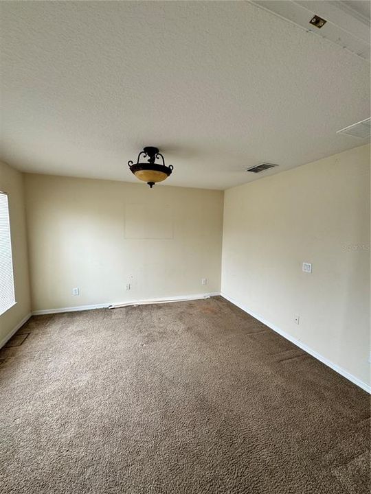 For Rent: $2,350 (4 beds, 2 baths, 2466 Square Feet)