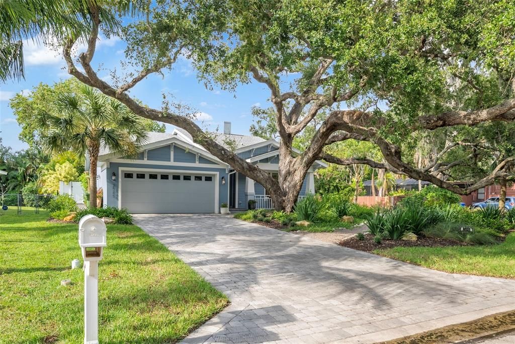 Active With Contract: $1,395,000 (3 beds, 3 baths, 2252 Square Feet)