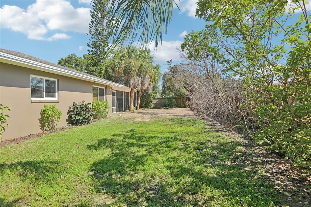 For Sale: $500,000 (3 beds, 2 baths, 1699 Square Feet)